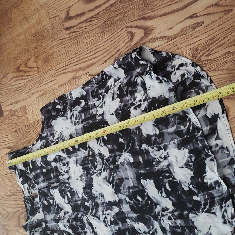 (S) Violet + Claire Floral Patterned Blouse Sleeveless Lightweight Casual Comfy - Picture 3 of 7